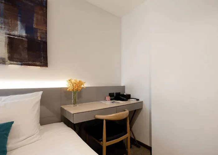 Hotel Sora Silom 4*